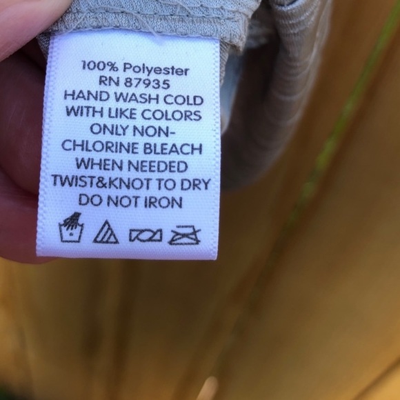 Susan Graver pewter metallic crinkle scoop neck layering tank top 1X - Picture 5 of 5